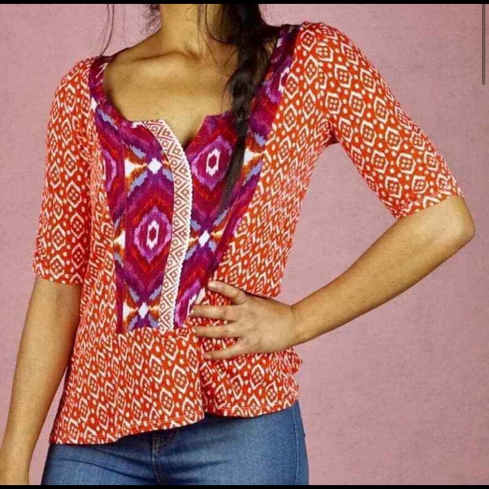 Anthropologie Akemi + Kin Orange Ikat, Geometric, Split Neck, half sleeve,  XS